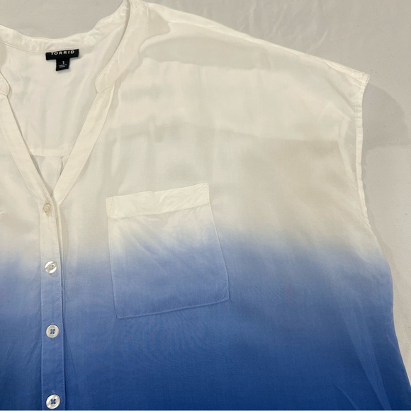 Torrid Challis Button-Front Dolman Sleeve Тор Block Color White N Blue Sz 1 (1X) - Picture 3 of 12